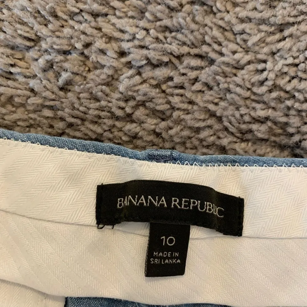 Banana Republic chambray denim  shorts.  Size: 10 - Image 2