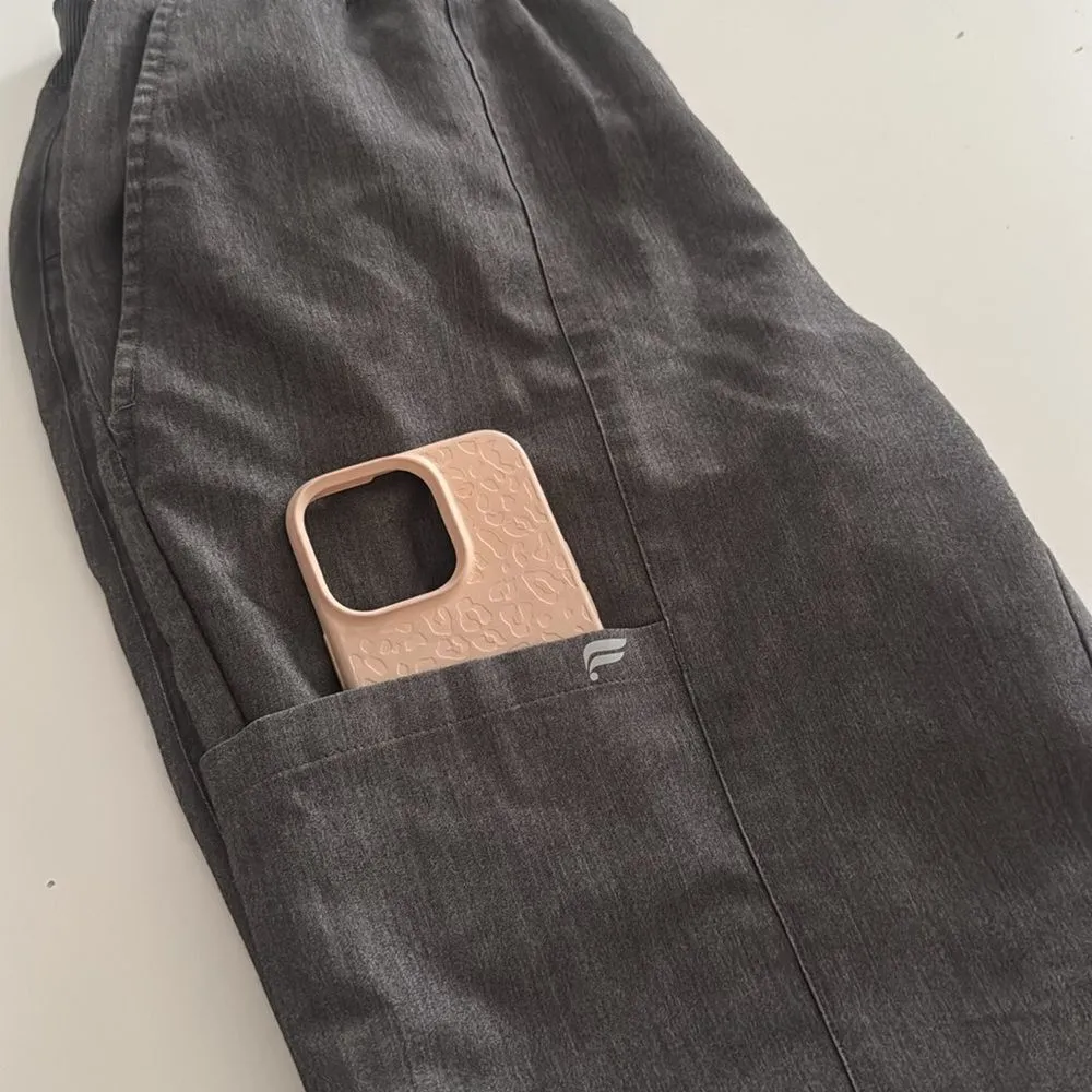 Fabletics Women's Method 2-Pocket Scrub set 
EUC - Image 9