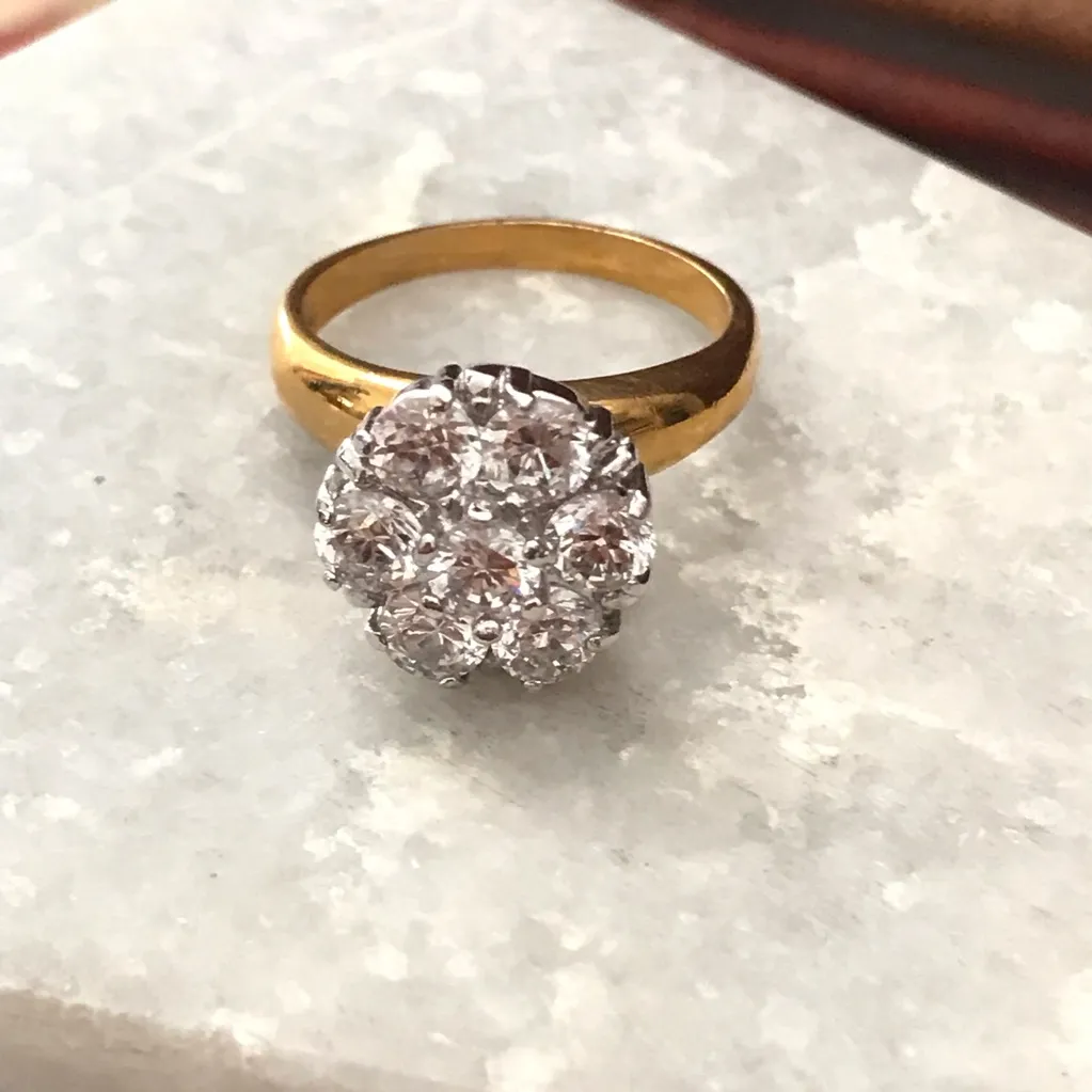 Faux Diamond Cluster Gold Tone Cocktail Ring Size 7 - Image 6