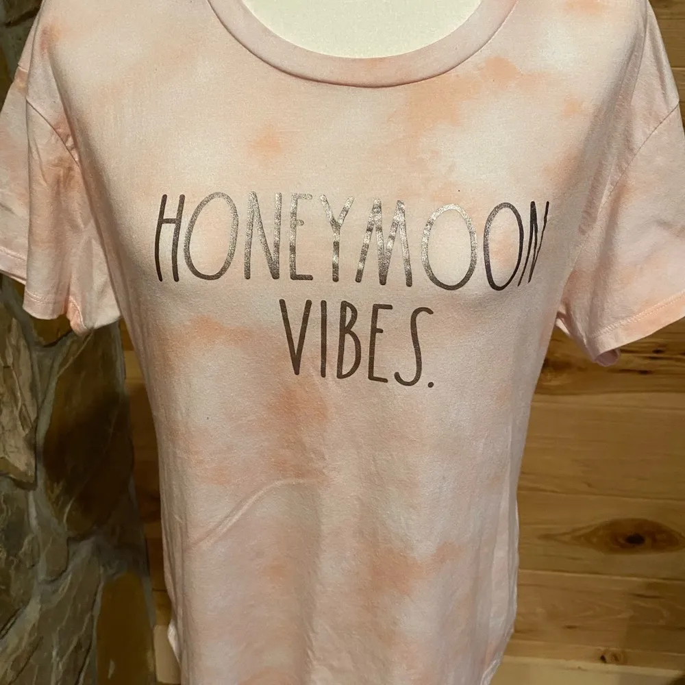 Rae Dunn “Honeymoon Vibes” tye dye T-shirt‎ size Large NWT - Image 3