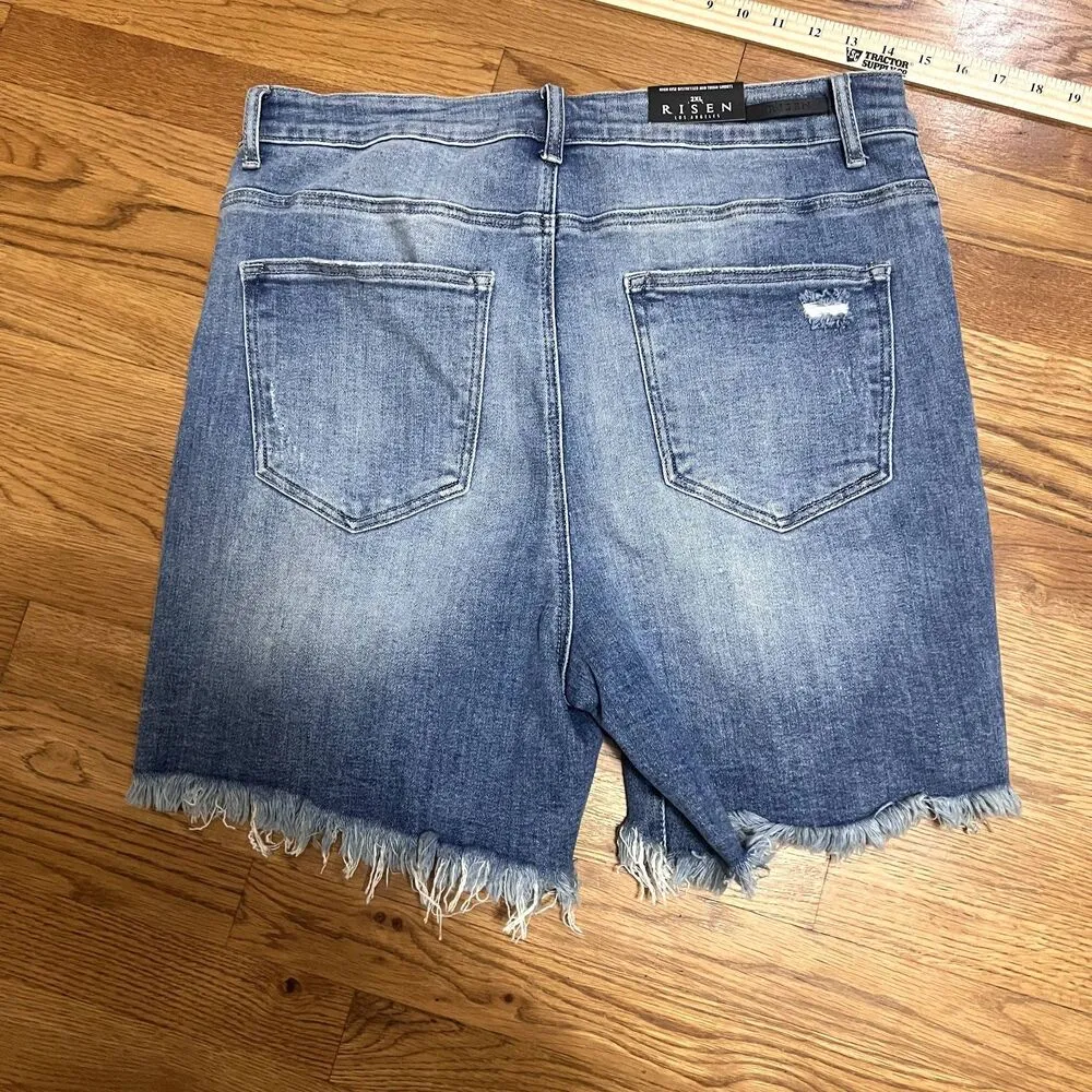 NWT Risen High Rise Distressed Mid Thigh Shorts 2XL - Image 2