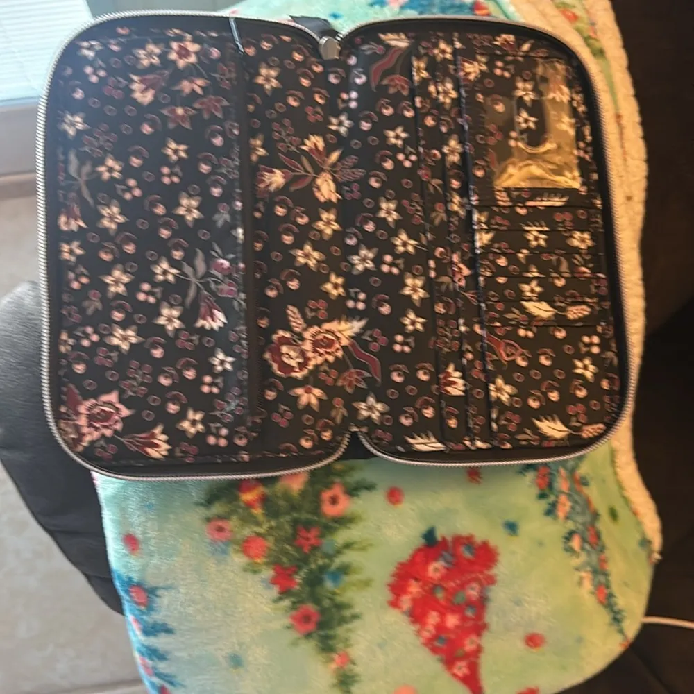 Vera Bradley Large  black Wallet NWOT - Image 4