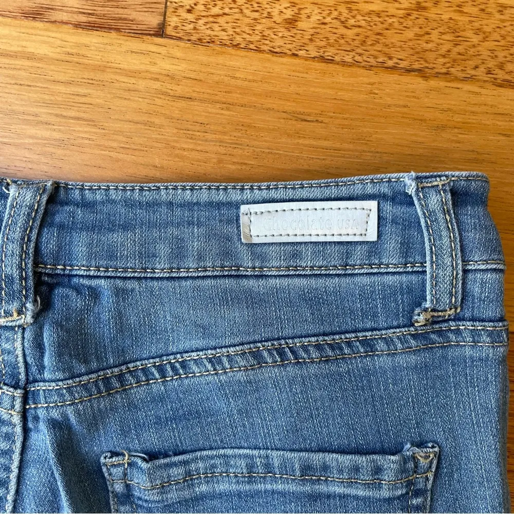 Distressed Blue Skinny Jeans by the brand Chocolate USA in Size Small - Image 4