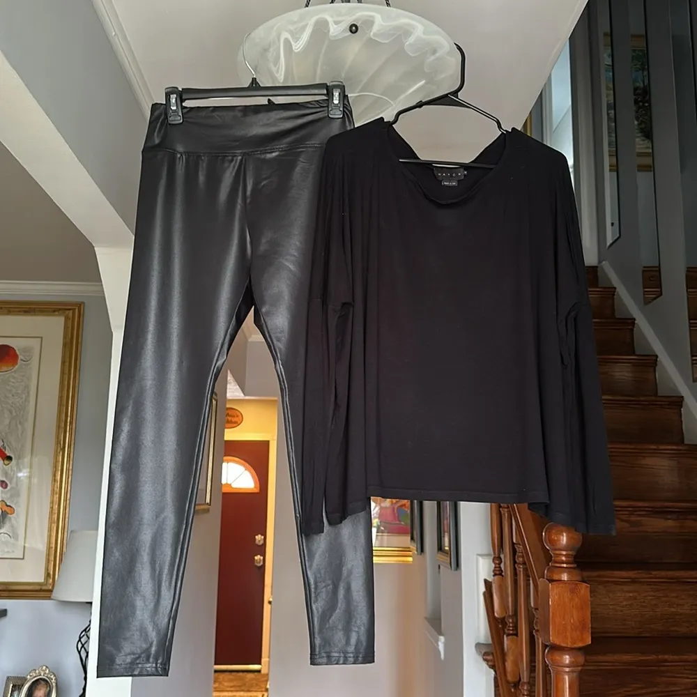 Wild Fable Black Shiny Look Leggings Sz M with 2 Bonus A&F and Hatch Tops - Image 3