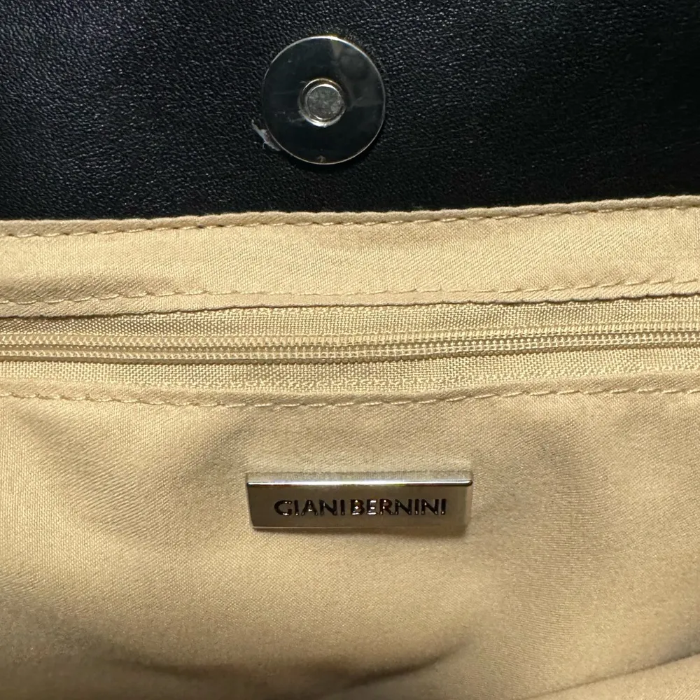 Giani Bernini Saffiano Plaid Medium Size Bag with Double Shoulder Straps - Image 5