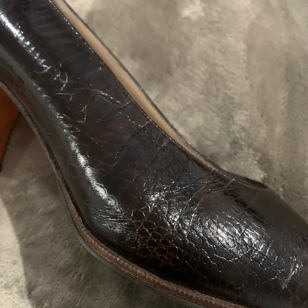 Ferragamo dark brown leather pumps size 9.5 - Image 8