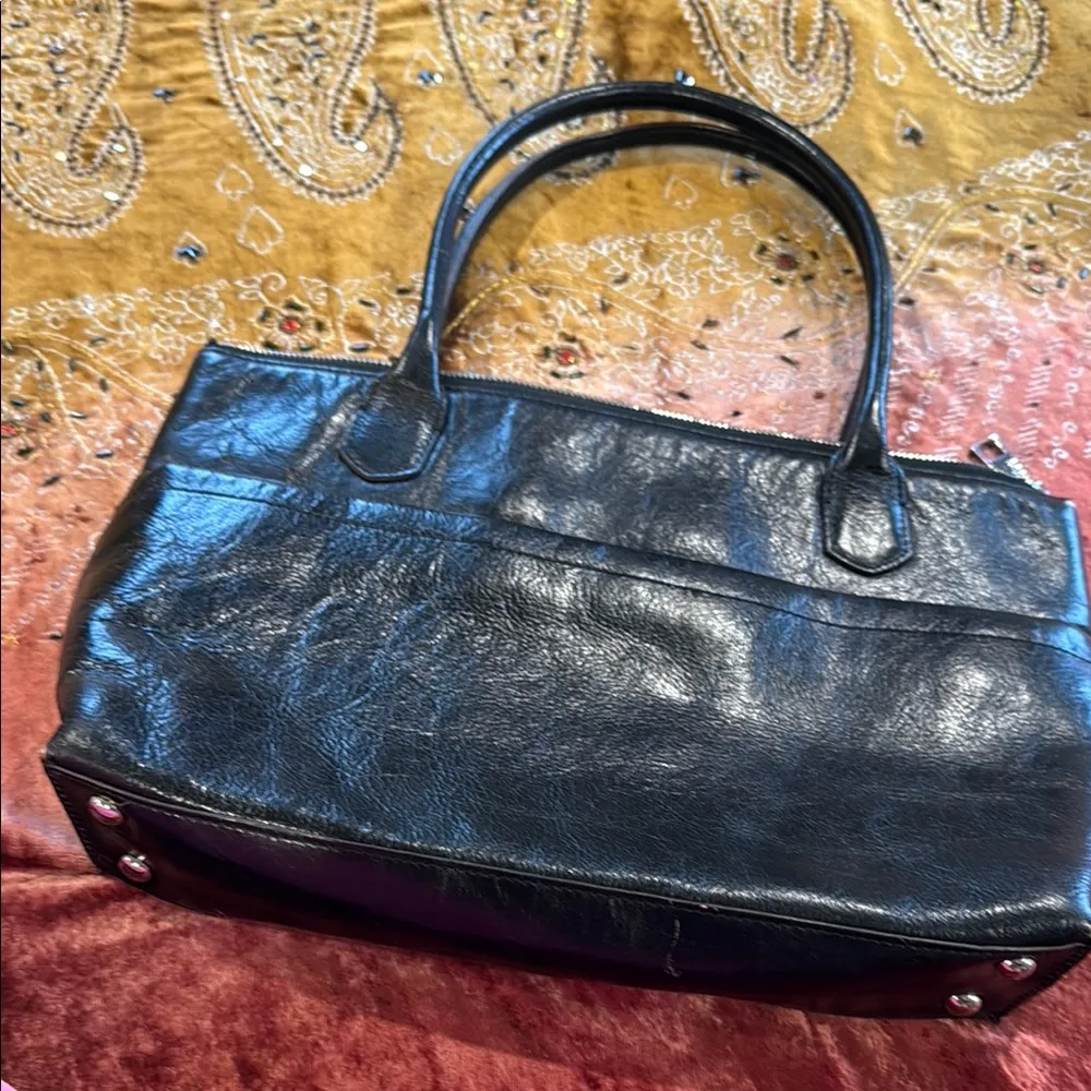 HOBO Black Leather Shoulder Bag Timeless Design - Image 13