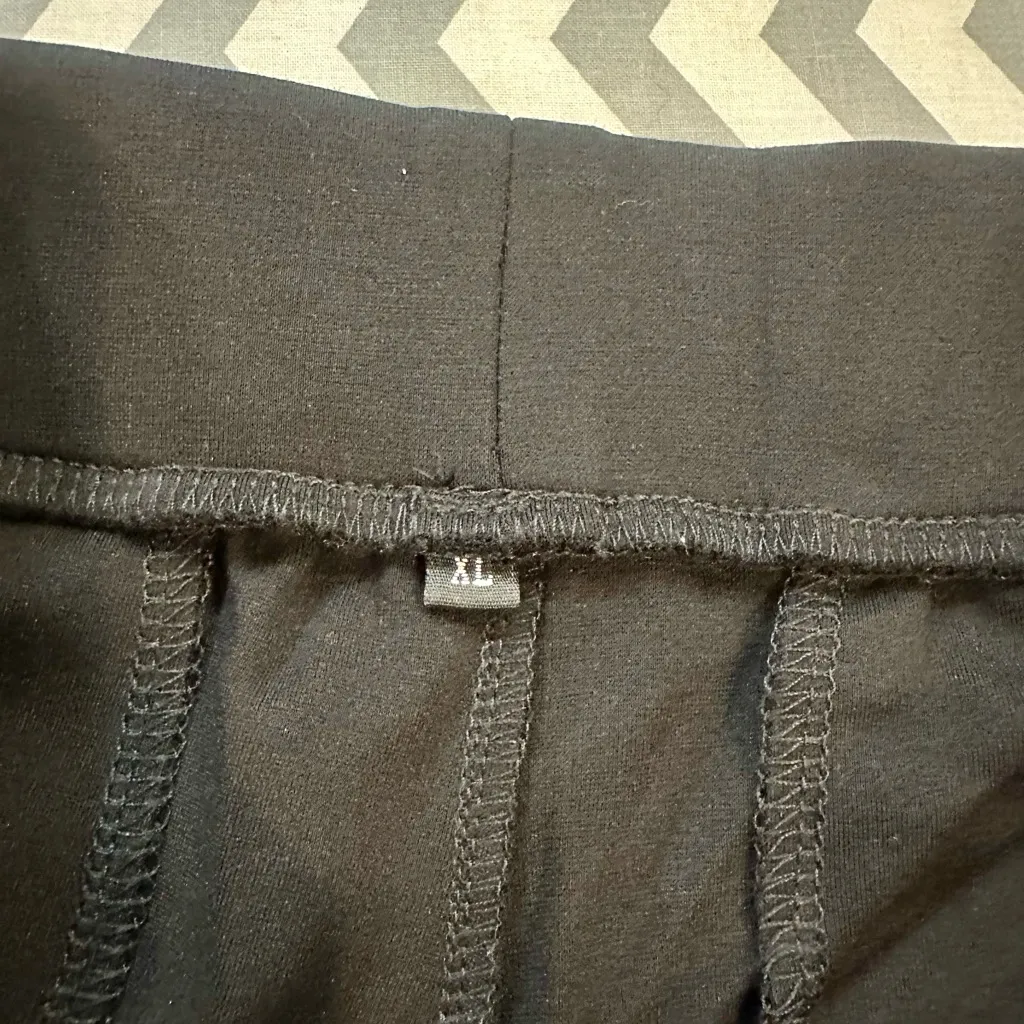 Amazon Black Wide Leg Women's Pants - Image 4