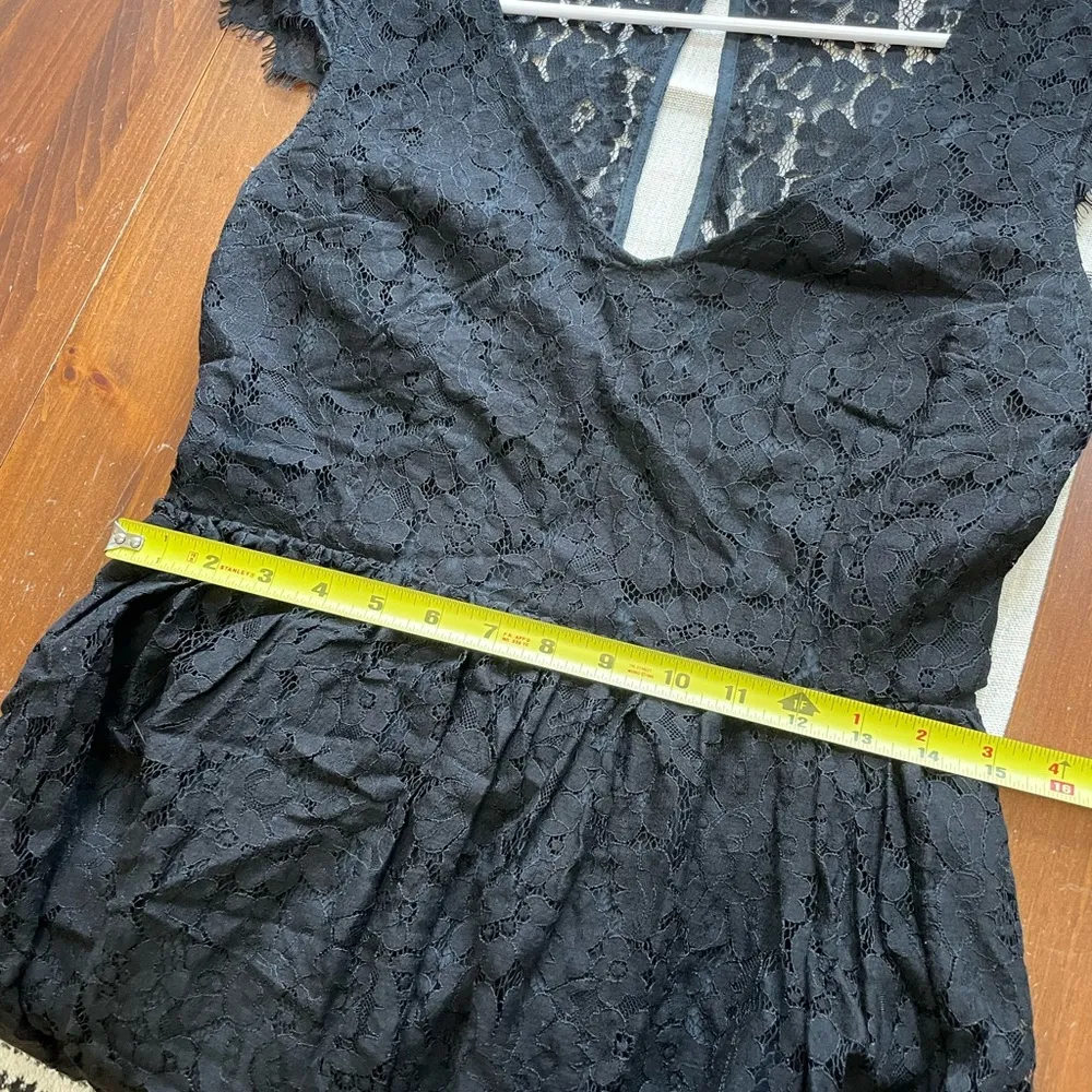 Lace dress - Image 14