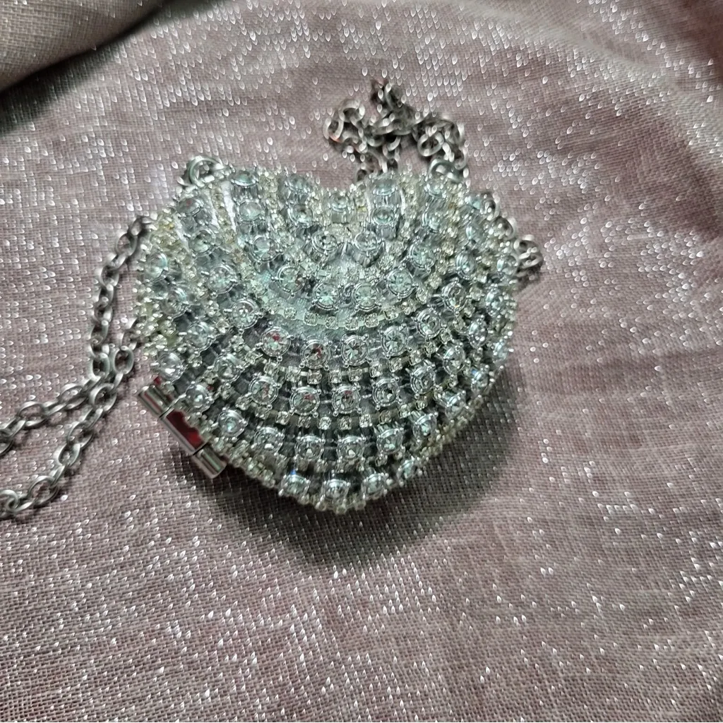 Dazzling Mini Silver Heart Crystal Clutch - Image 3