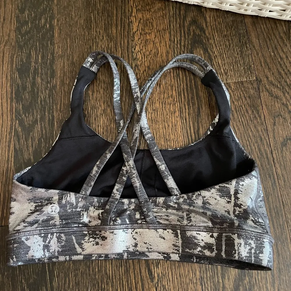 Lululemon Athletica Gray Sports Bra with Racerback - Image 2