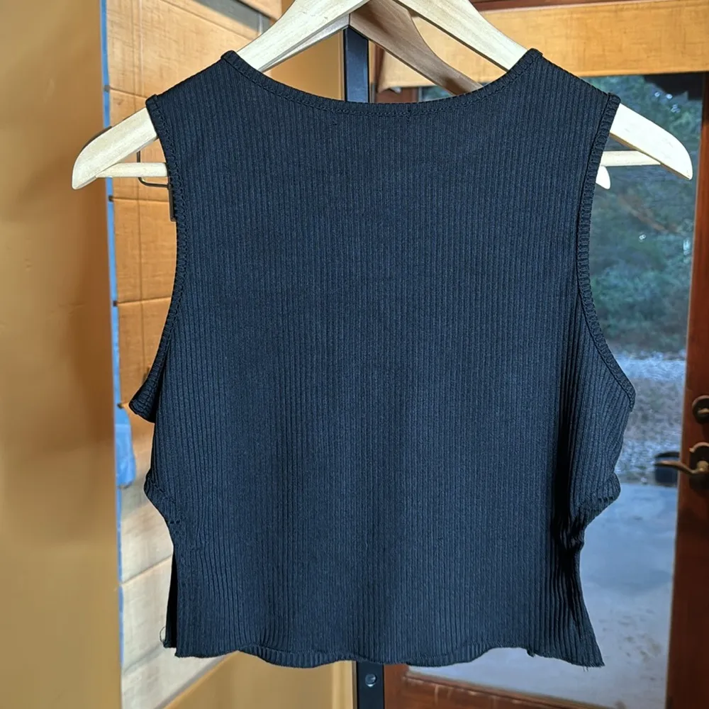 SHEIN Black Ribbed Side Cut-Out Fitted Tank Size Medium 8/10 - Image 6