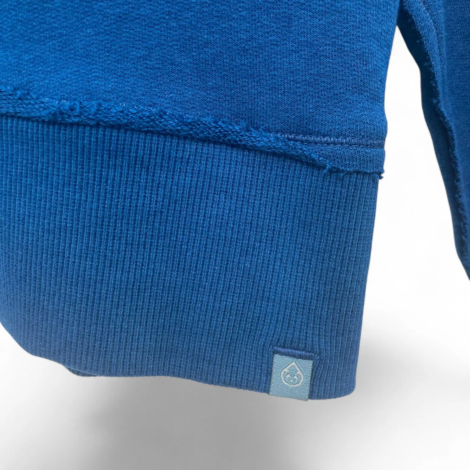 Tasc Performance Blue Varsity Bamboo Sweatshirt L Breathable UPF 50+ Size L - Image 10