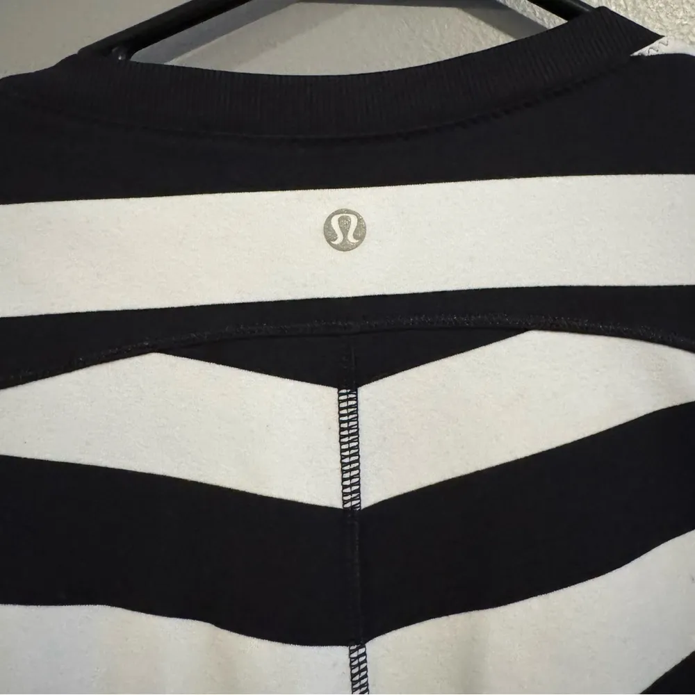 Lululemon Striped Base Runner Long Sleeve - Image 11