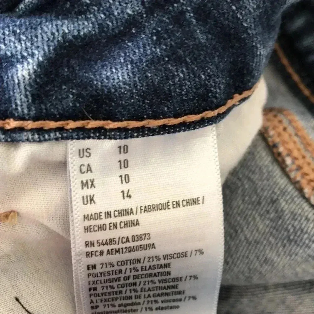 American Eagle  Distressed Shorts - Image 5