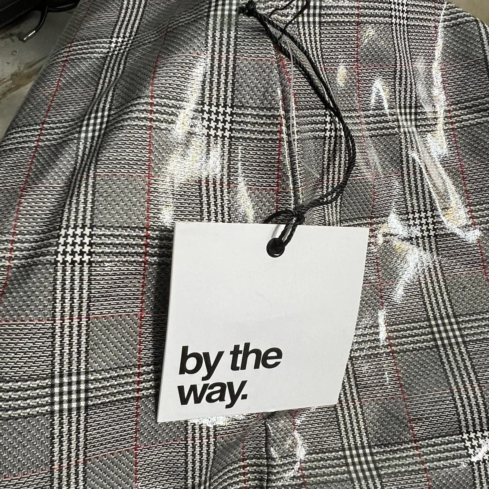 Revolve by the way Skirt Women's Sz Small Gray Plaid Vinyl Coated Mini Party - Image 4