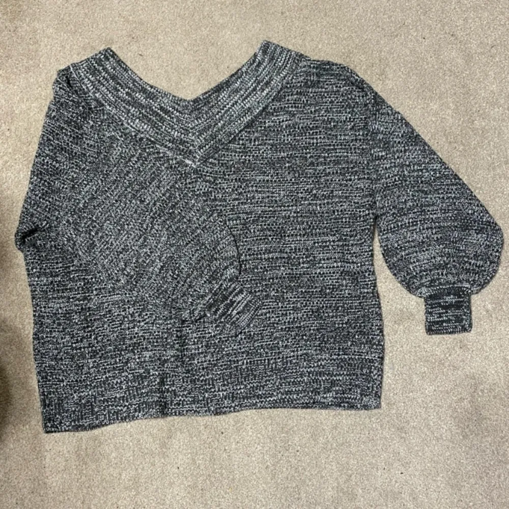 Zenana Grey Oversized V Neck Sweater Top Size M - Image 2