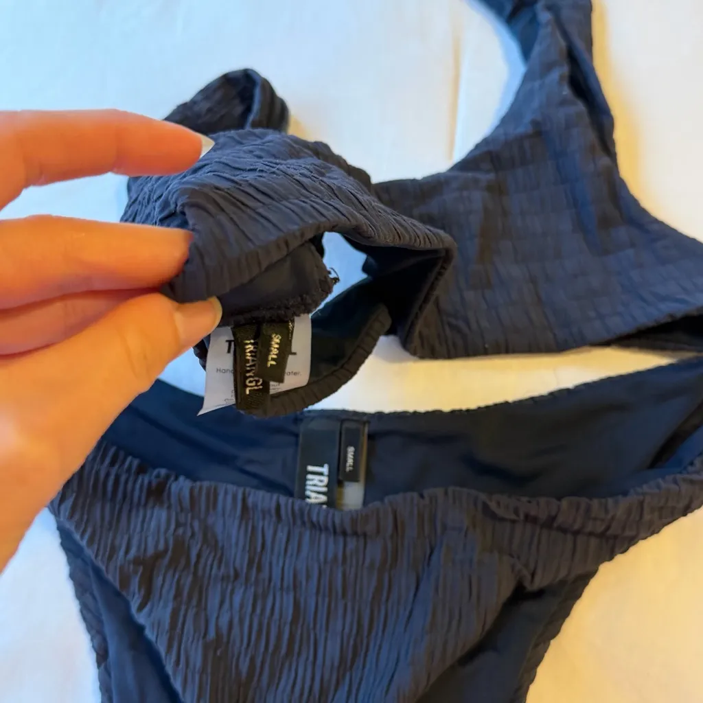 Triangl Bikini Textured Set Black - Image 3