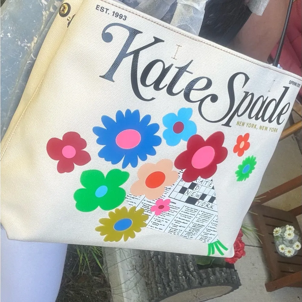 Authentic Kate Spade thick canvas/leather floral snap sides large  Tote - Image 9