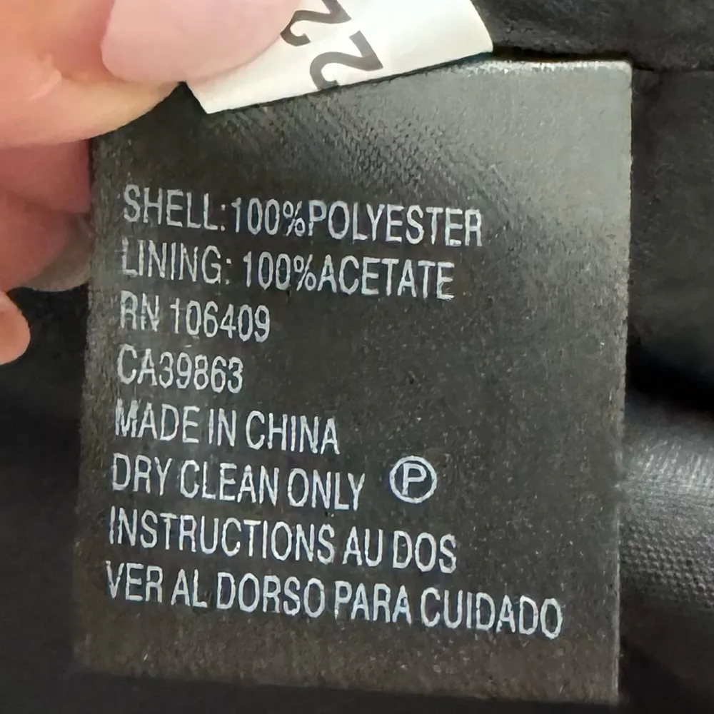 Tahari Arthur S. Levine geometric black structured exposed zipper dress, size 6 - Image 4