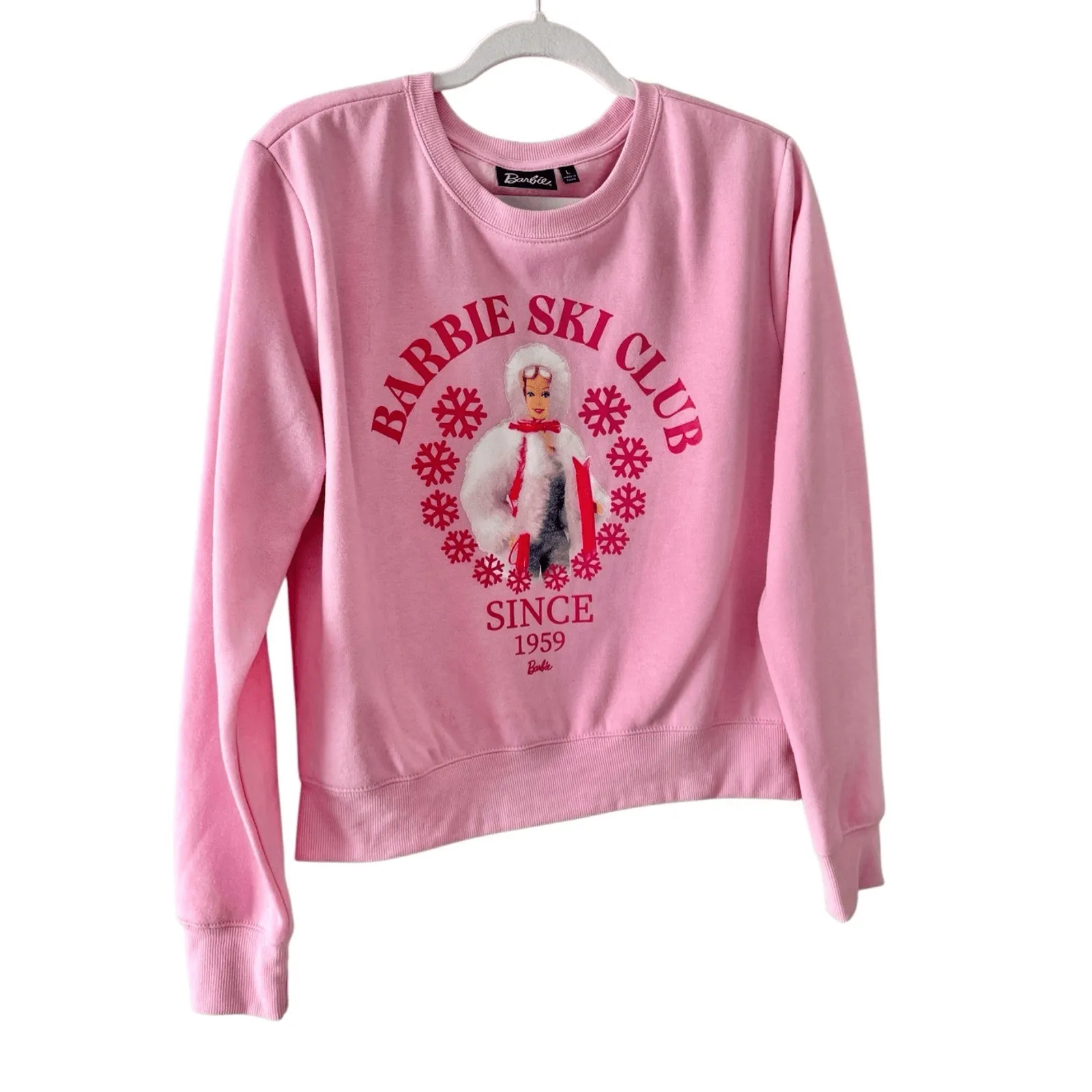 Barbie Sweatshirt Ski Club 1959 Size Large Pink Crewneck Graphic Cropped NEW - Image 7