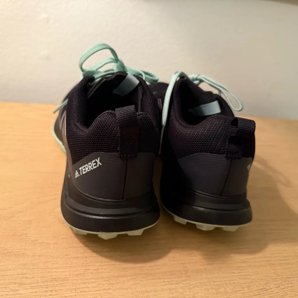 Adidas Terrex 260 trail Continental sole shoes women’s running. - Image 4