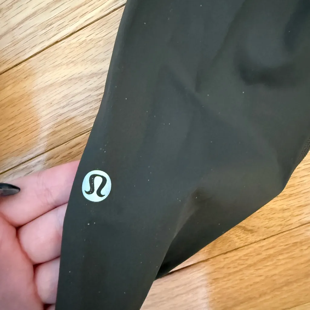 Army green Cropped Lululemon Leggings - Image 3