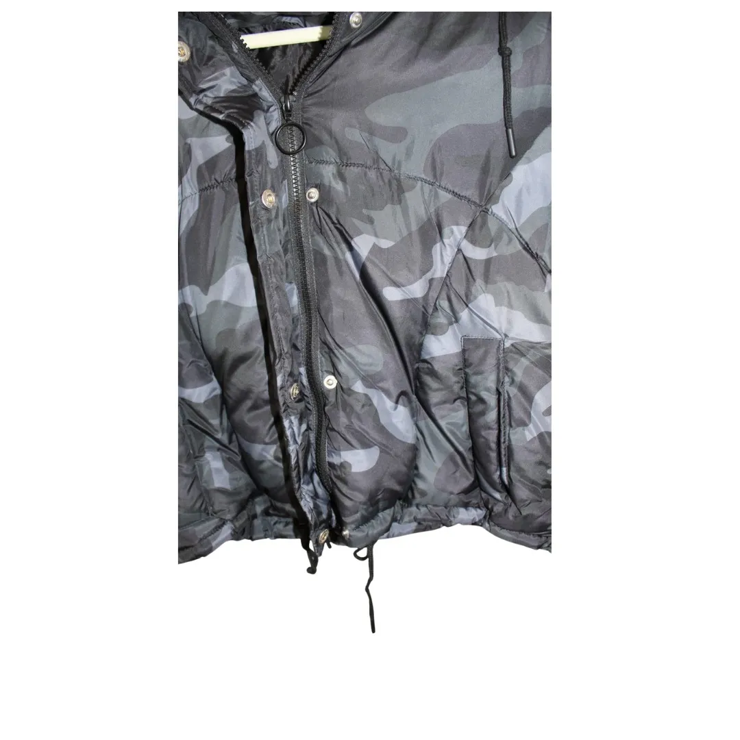 Sebby‎ Cropped Winter Camo Puffer Coat Women's Size Small - Image 4