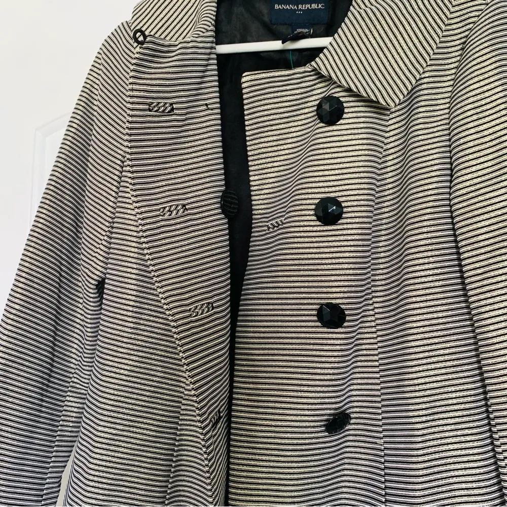 Banana Republic Women's Gold & Black Striped Double Breasted Jacket Trench Coat - Image 9