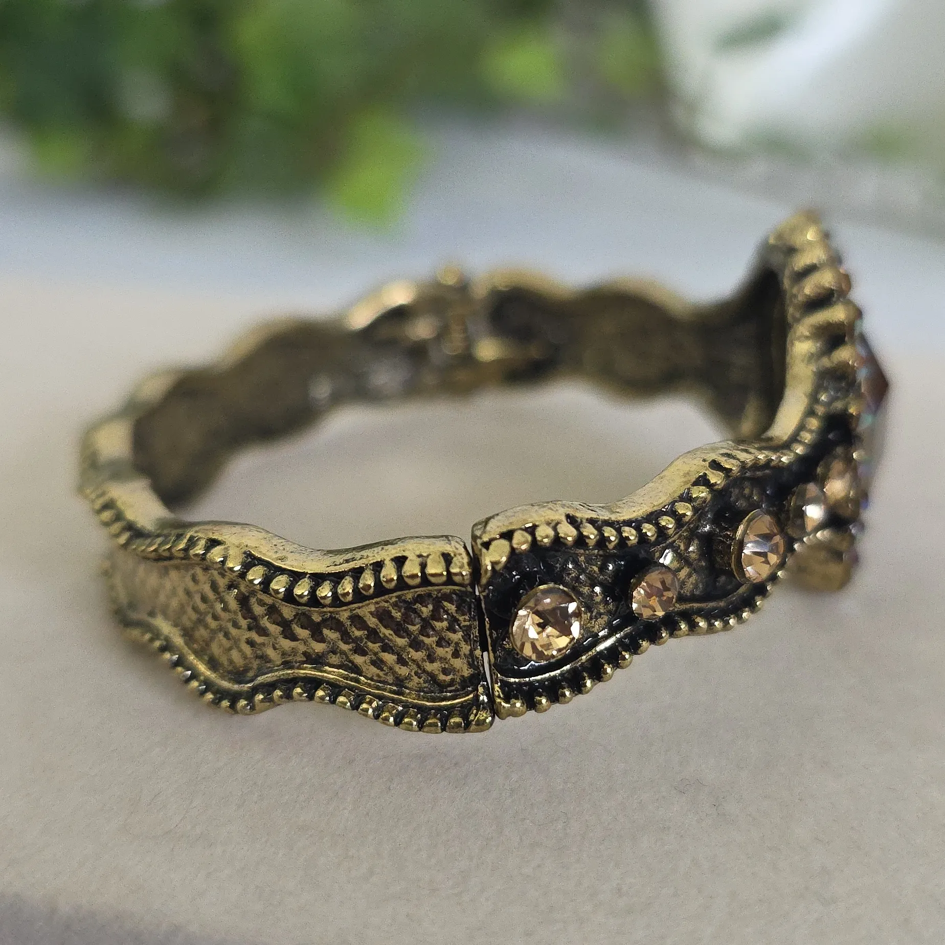 Vintage Clamper Hinge Bracelet Antique Gold with Champagne Rhinestones - Image 6