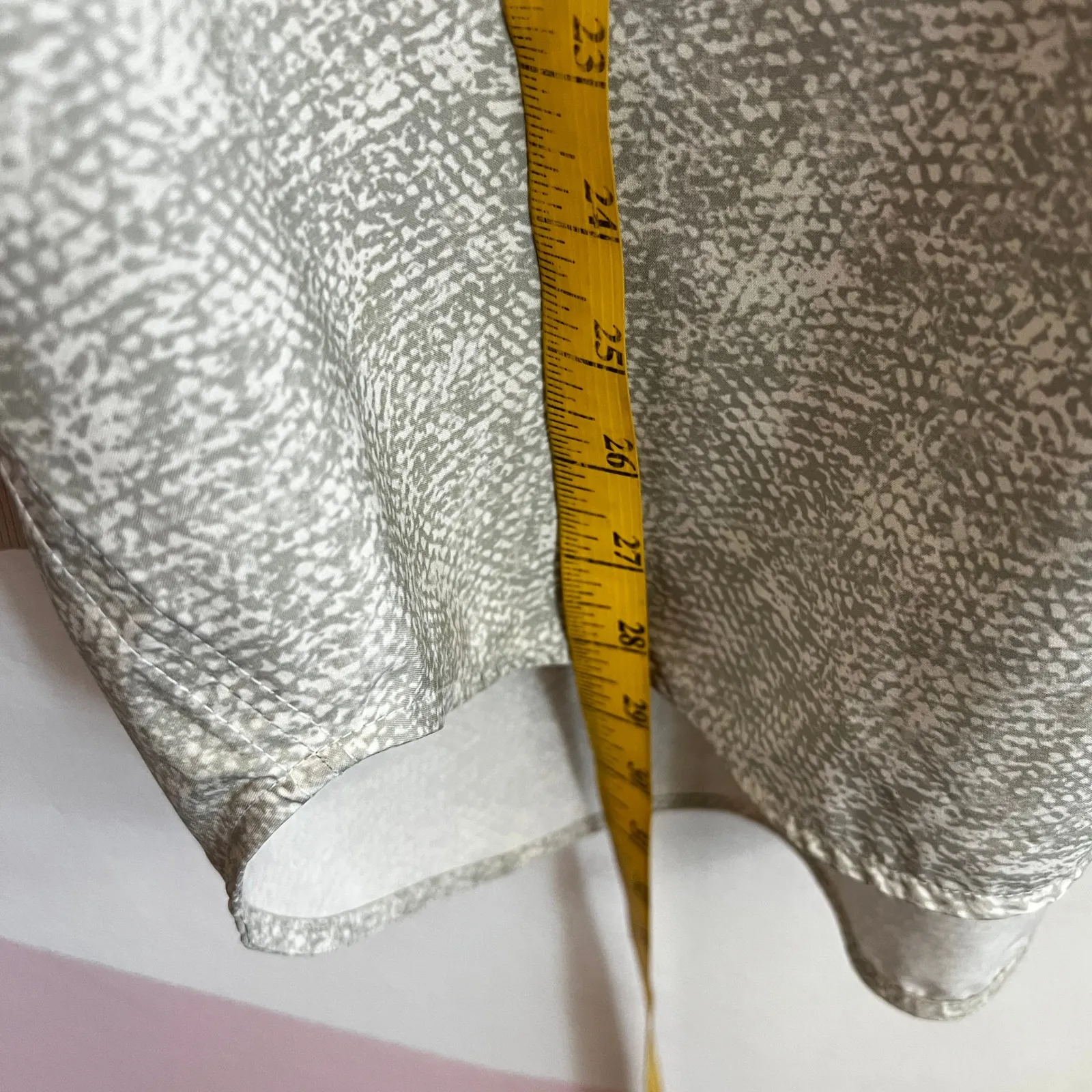 Athleta Zuma Tunic Top Women's XL Green Reptile Snake Print Pockets Outdoors - Image 6