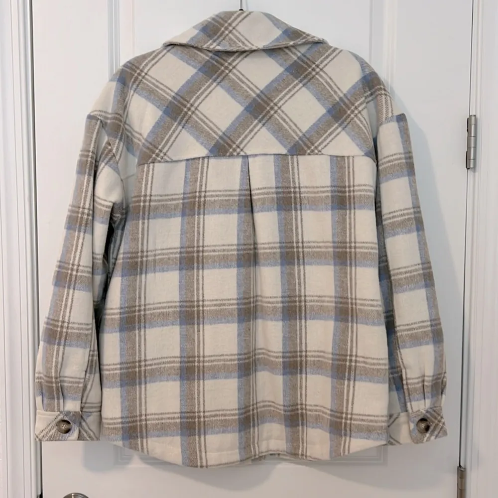 Garage Cream Light Blue Plaid Vicinity Oversized Quilted Shacket Size Medium - Image 4