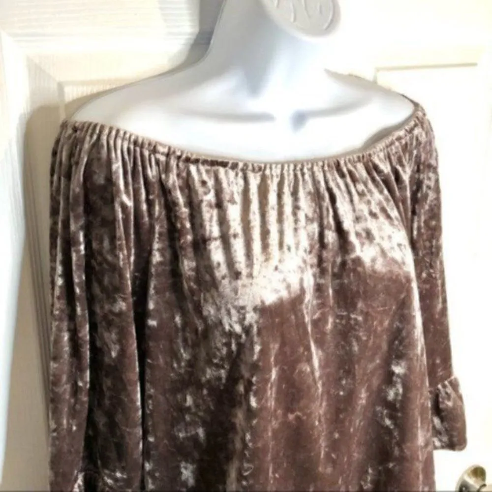 Neiman Marcus Sanctuary Crushed Off ShoulderâVelvetâTopâJuliaâRuffleâMinkâMâNWT - Image 7