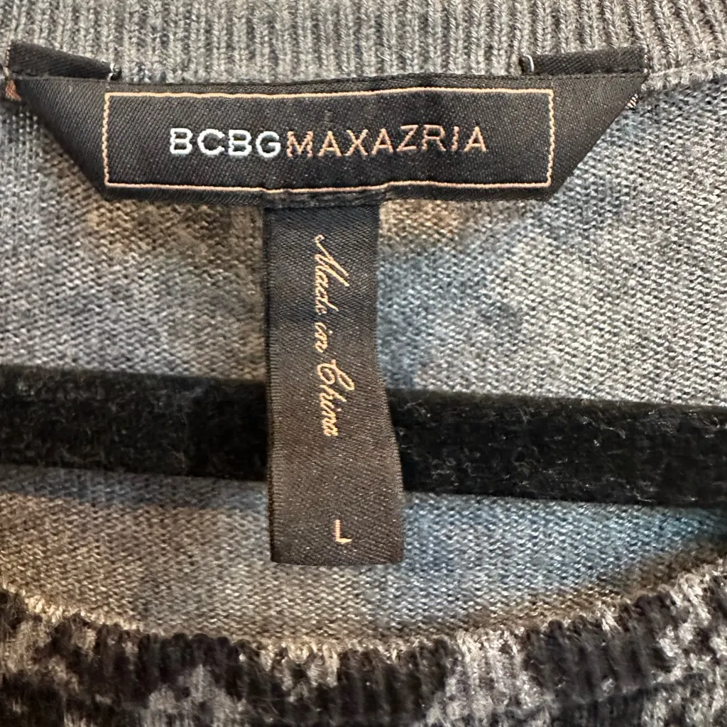 BCBGMAXAZRIA  Y2K Super Soft Grey Black Snakeskin Print Pullover Sweater Size L - Image 8