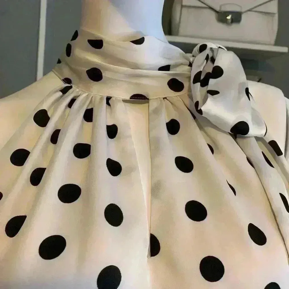 Black House/White Market - Image 5