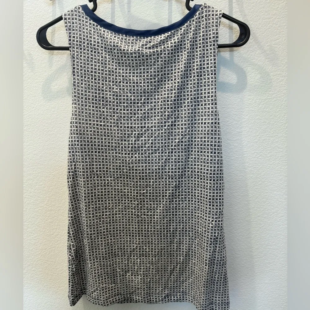 Banana Republic Luxe Touch Blue & White Geo Print Tank - Size M - Image 4