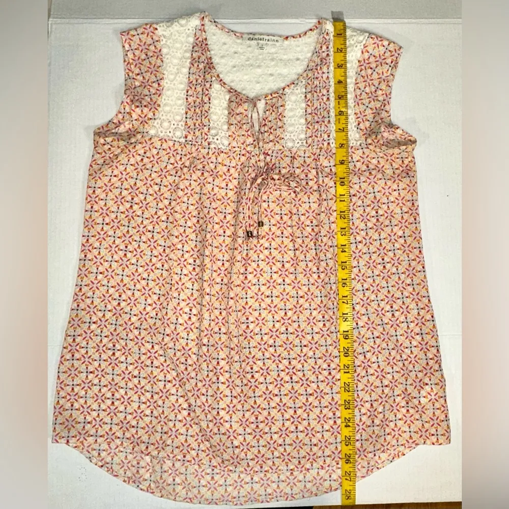 Daniel Rain Cap Sleeve Colorful Pattern With Lace And Front Tie Size M Pre-owned - Image 4