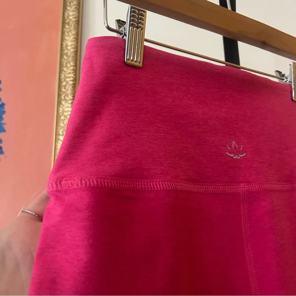 Beyond Yoga Spacedye Keep Pace 5" Biker Shorts Gym Vivid Pink Heather NWT Size L - Image 9