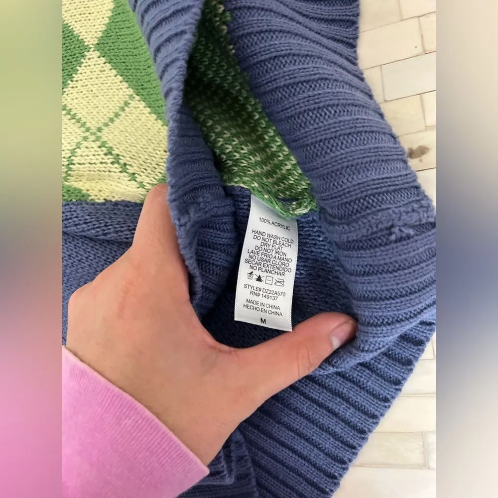 Green vest  - Image 2