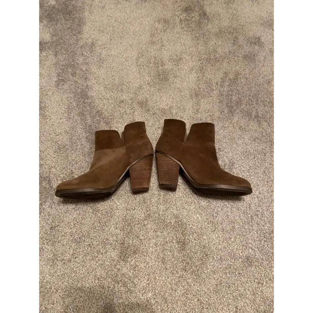 Booties 8.5 vince‎ camuto brown - Image 3