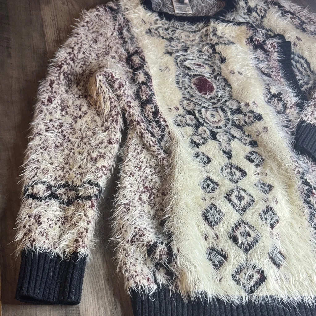 BCBGMaxAzria Black and Cream Fuzzy Aztec Patterned Oversized Cardigan - Image 4