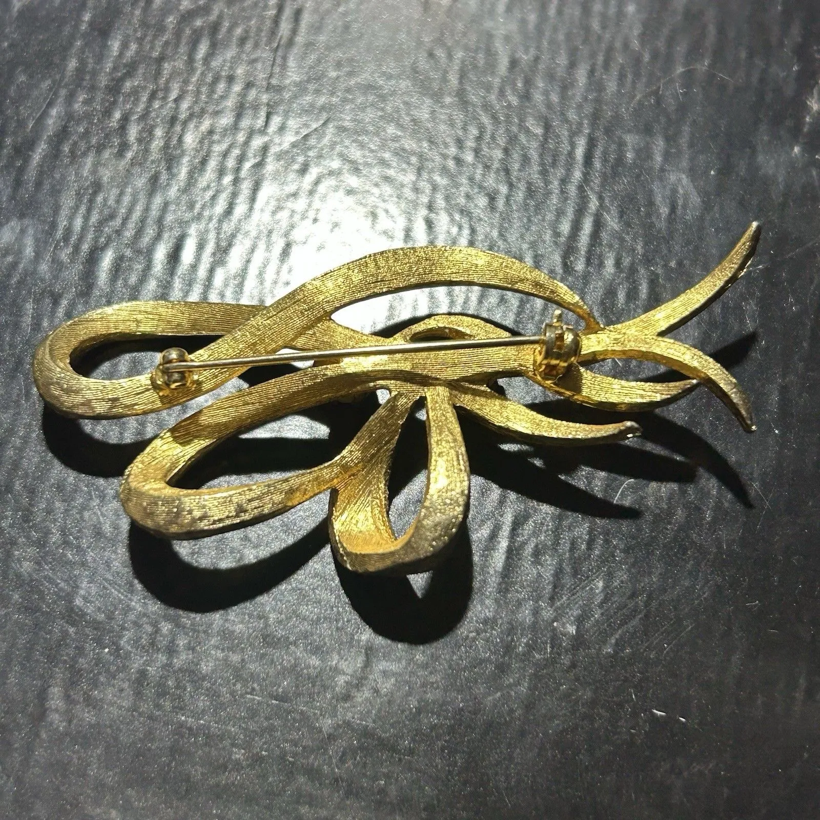 Vintage Faux Pearl Ribbon Bow Gold Tone Brooch Pin 2.75" Abstract - Image 3