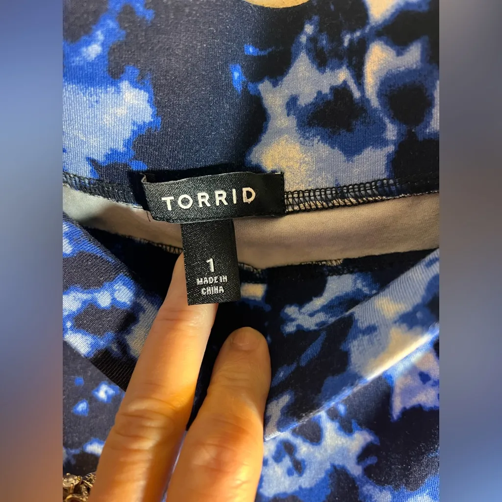 Torrid Blue and White Tie-Dye Maxi Skirt 1X boho casual festival flowy resort - Image 4