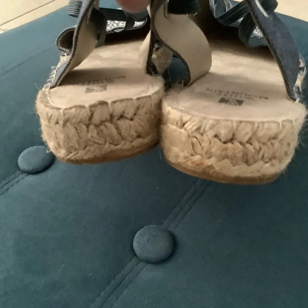 White Mountain Denim HIGHLAND Size 8 1/2 Espadrilles Silver Studs Blue - Image 7