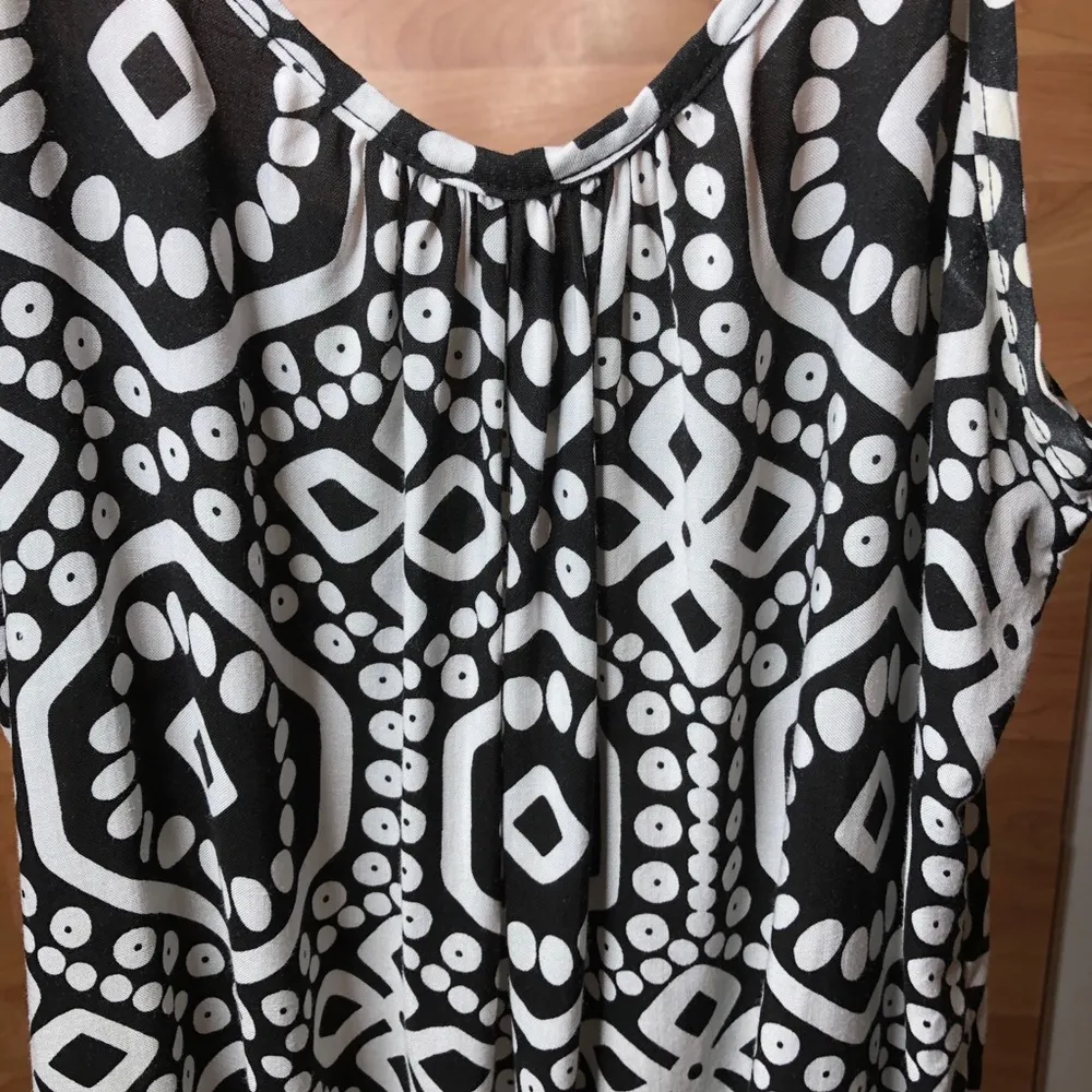 Julie’s Closet Small Spaghetti Strap Tunic - Image 5