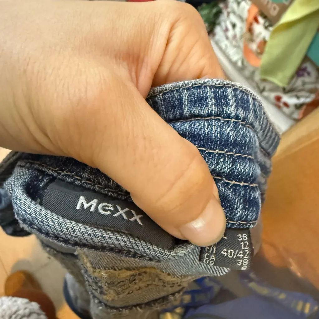 Mexx Vintage Y2K 2000s Embroidered Structured Denim Jacket Blue Size 8 - Image 4