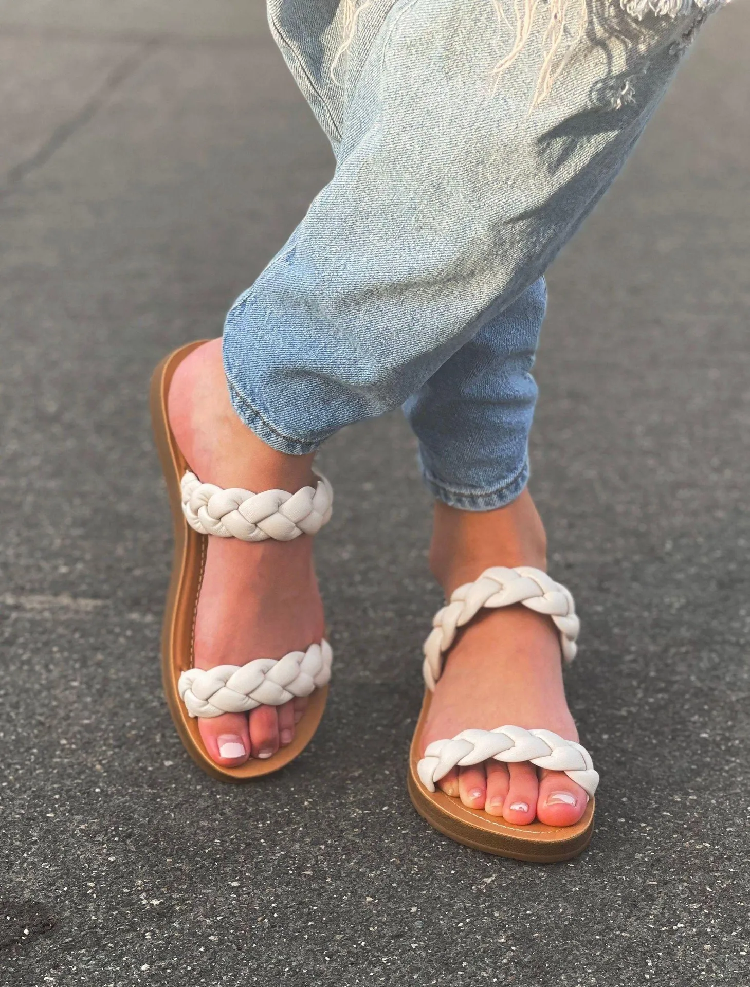 White Braided Band Sandal Size 6.5 - Image 3