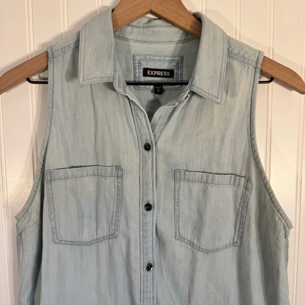 Express Women’s Light Wash Sleeveless Denim Button-Up Top 100% Cotton Medium - Image 2