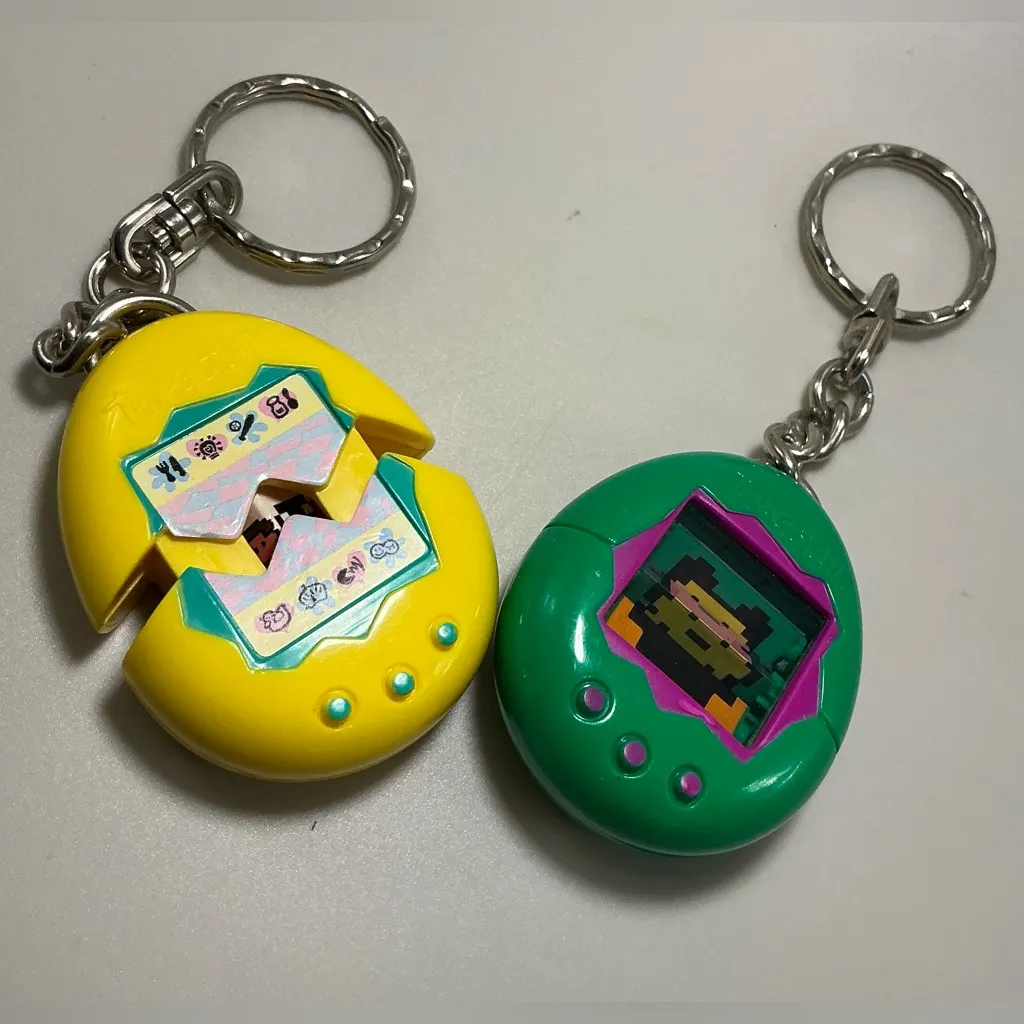 A Lot Of Two Bandai Tamagotchi Key Ring 1997 McDonald's Happy Meal Toys Keychain Yellow - Image 3