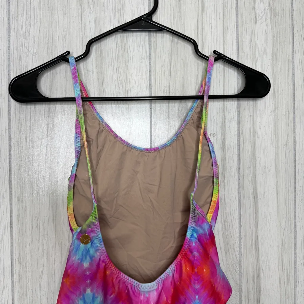 NWT Triya Maio Sereia Rainbow Tie Dye Low Scoop Back One Piece Swimsuit size XS Pink - Image 7